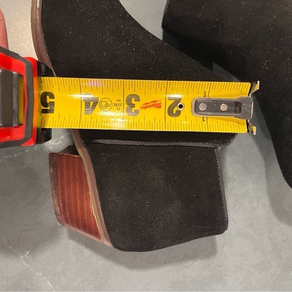 Crown Vintage sz 7 Tabitha black suede ankle booties - Picture 13 of 14